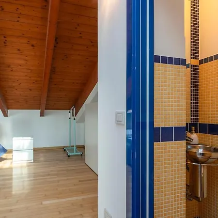 Chic Garden House Private Parking Apartman
