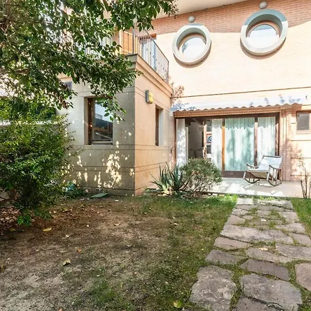 Chic Garden House Private Parking *