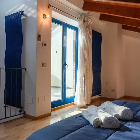 Chic Garden House Private Parking *