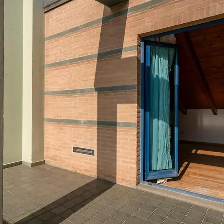 Chic Garden House Private Parking Apartman
