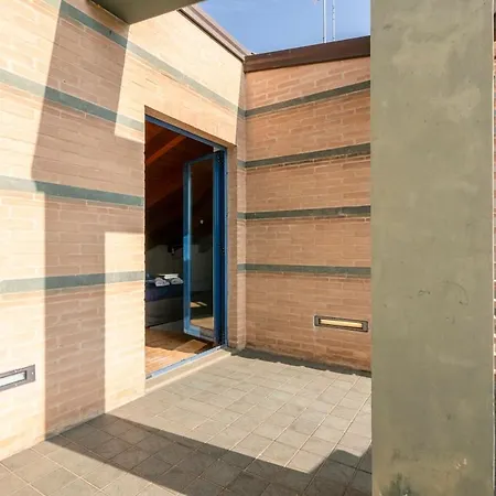 Chic Garden House Private Parking