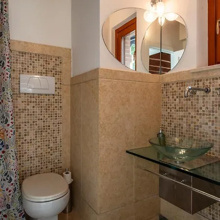 Chic Garden House Private Parking *
